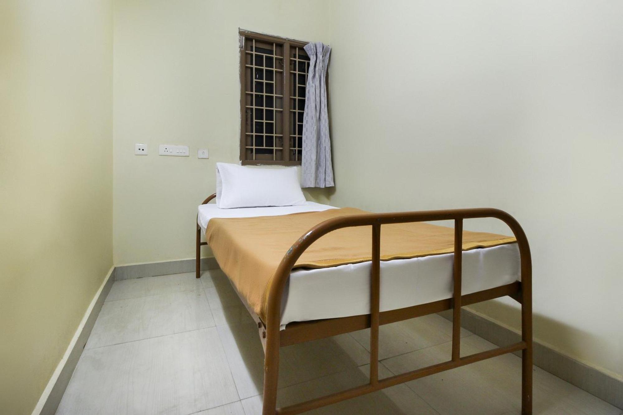 Spot On Jayalakshmi Residency Non Ac 호텔 Kovilpatti 외부 사진